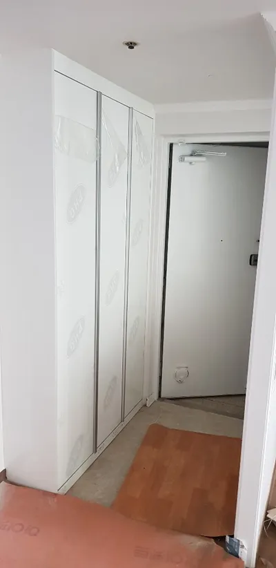 현관 신발장과 중문 쪽 수납