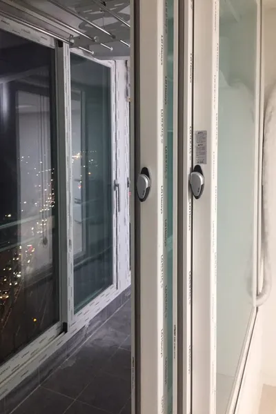베란다 유리문 손잡이 쪽