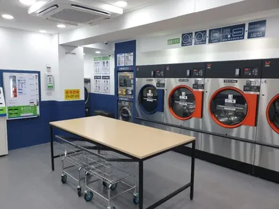 접는 작업대와 빨래 카트