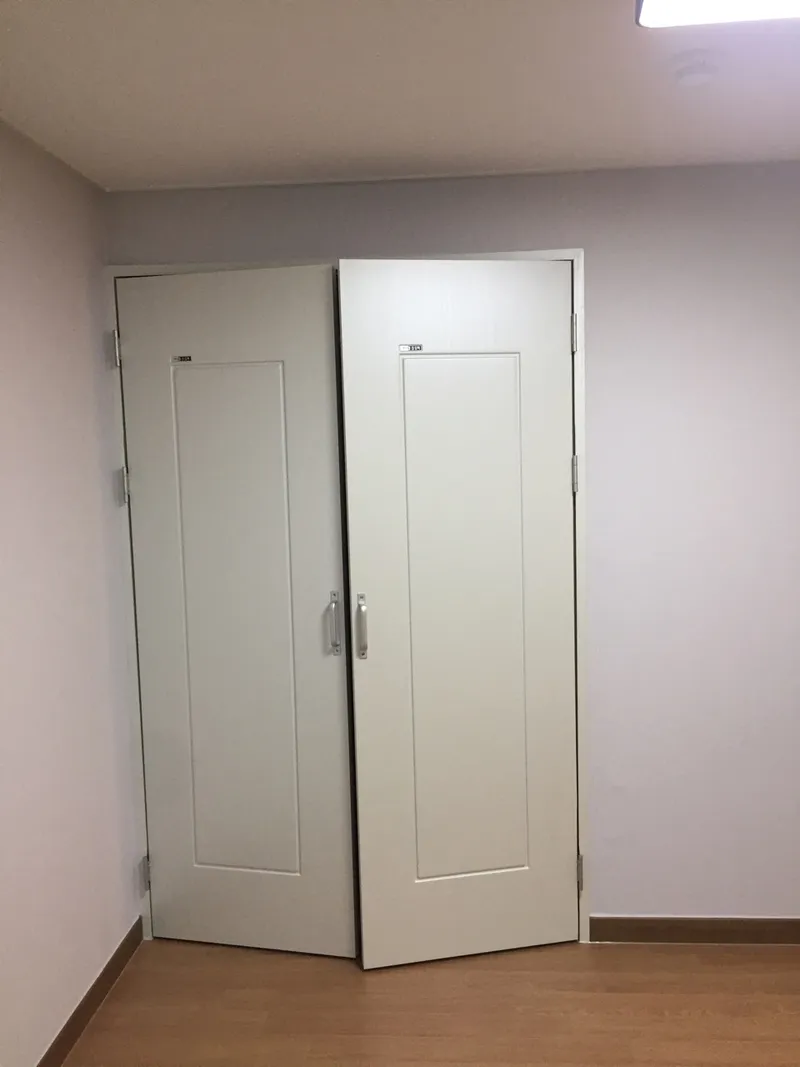 여닫이 붙박이장 문