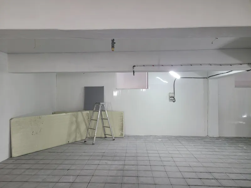 지하 벽체 정리 중